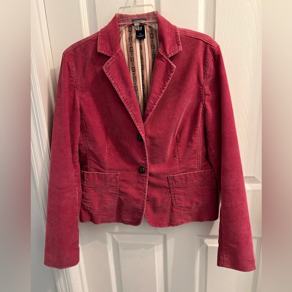 GAP Stretch woman size 12 pink corduroy jacket, lined, pockets, wood buttons